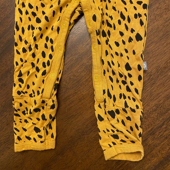 Kyte baby Romper in Marigold Cheetah - Picture 2 of 3